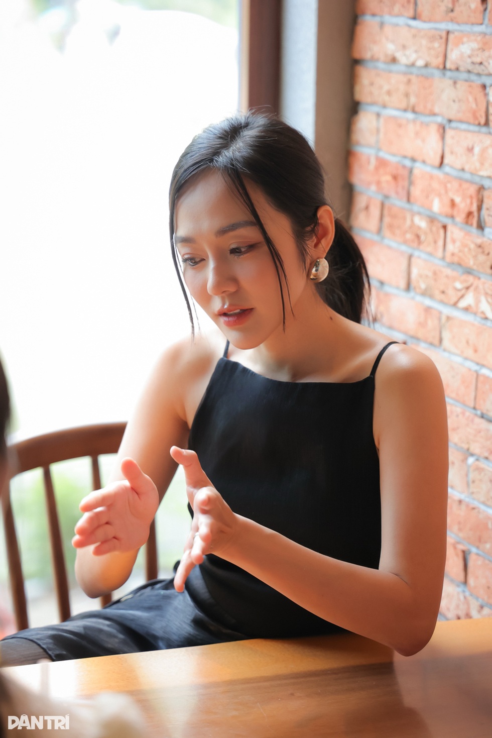 MC Thu Thủy vừa đạt 8.5 IELTS, hé lộ sự hỗ trợ thầm lặng của chồng Đức - 2 MC Thu Thủy vừa đạt 8.5 IELTS, hé lộ sự hỗ trợ thầm lặng của chồng Đức - 2