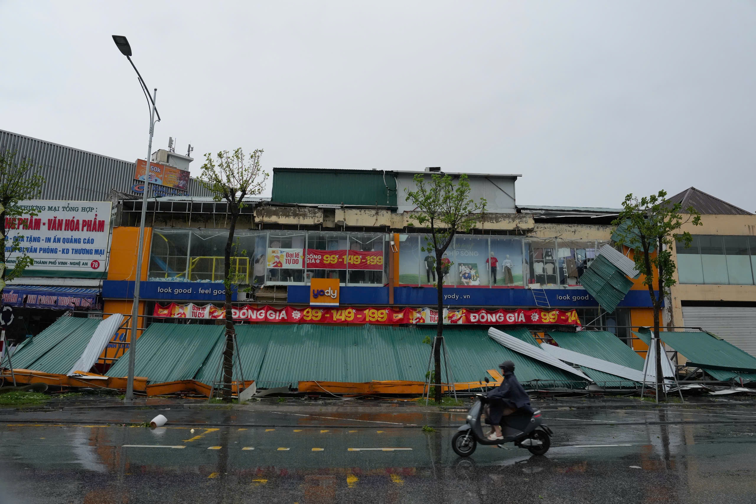 Bão Nongfa di chuyển nhanh, đổ bộ khi diễn ra các hoạt động của Đại lễ 2/9 - 1