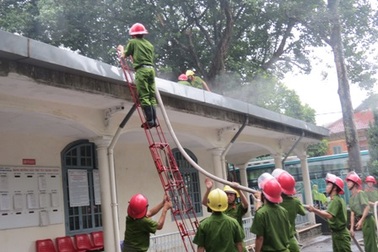 Cháy ở trung tâm đăng ký quyền sử dụng đất TP Huế