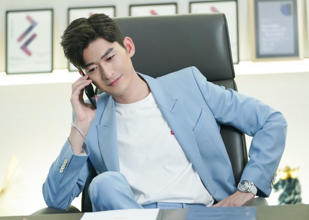 Tổng tài đẹp nhất Hoa ngữ bị chê hết thời, xem là ông hoàng thị phi - 4 Tổng tài đẹp nhất Hoa ngữ bị chê hết thời, xem là ông hoàng thị phi - 4