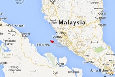 Tàu Hy Lạp nghi tìm thấy mảnh vỡ trôi dạt trên eo biển Malacca