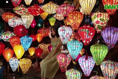 Lung linh đêm Vu Lan phố cổ Hội An 2022