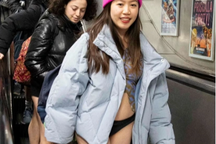 "Nam thanh, nữ tú" ở Anh đồng loạt không mặc quần khi đi tàu điện ngầm