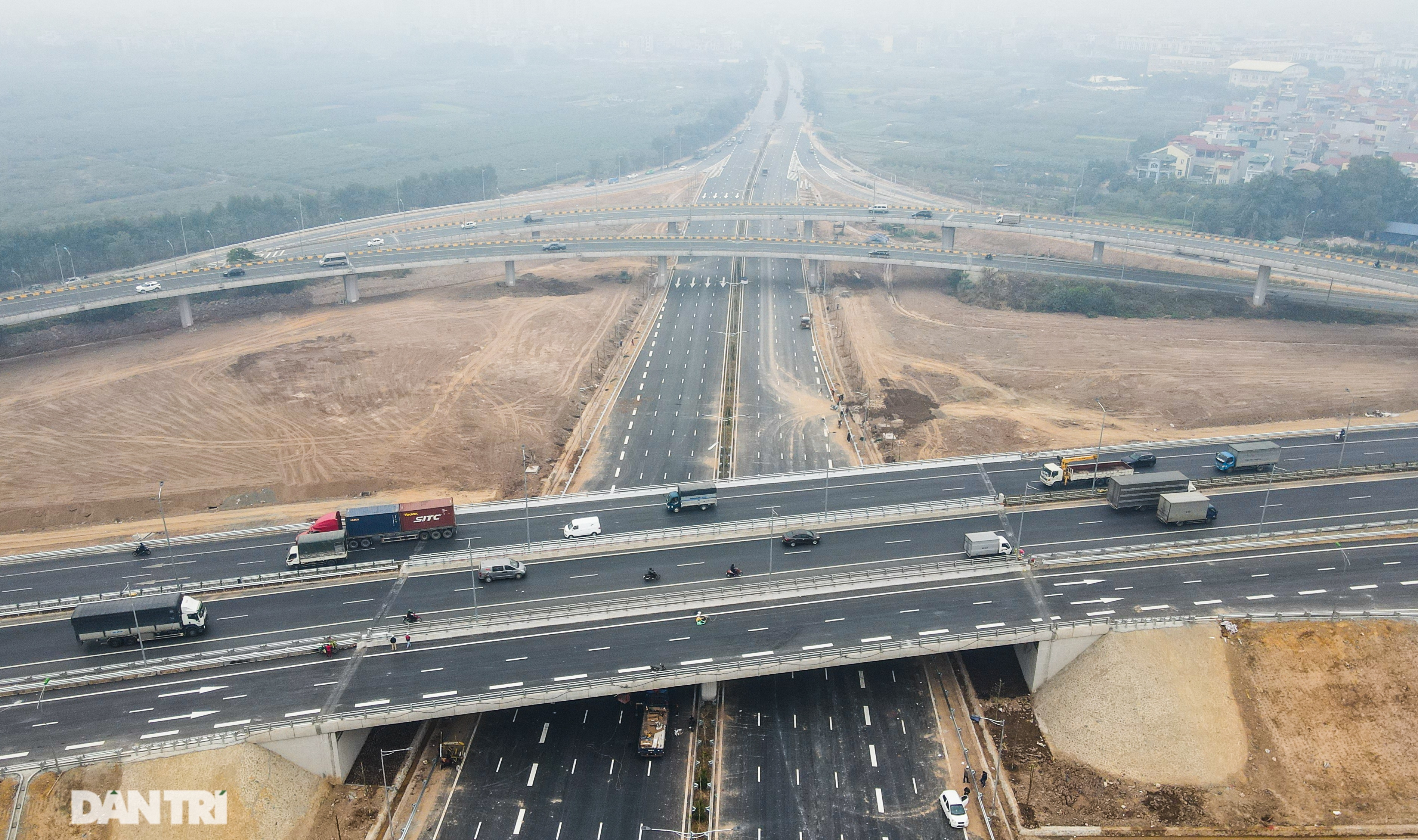 Toàn cảnh nút giao cao tốc hơn 400 tỷ ở Hà Nội trước ngày thông xe - 1 Toàn cảnh nút giao cao tốc hơn 400 tỷ ở Hà Nội trước ngày thông xe - 1