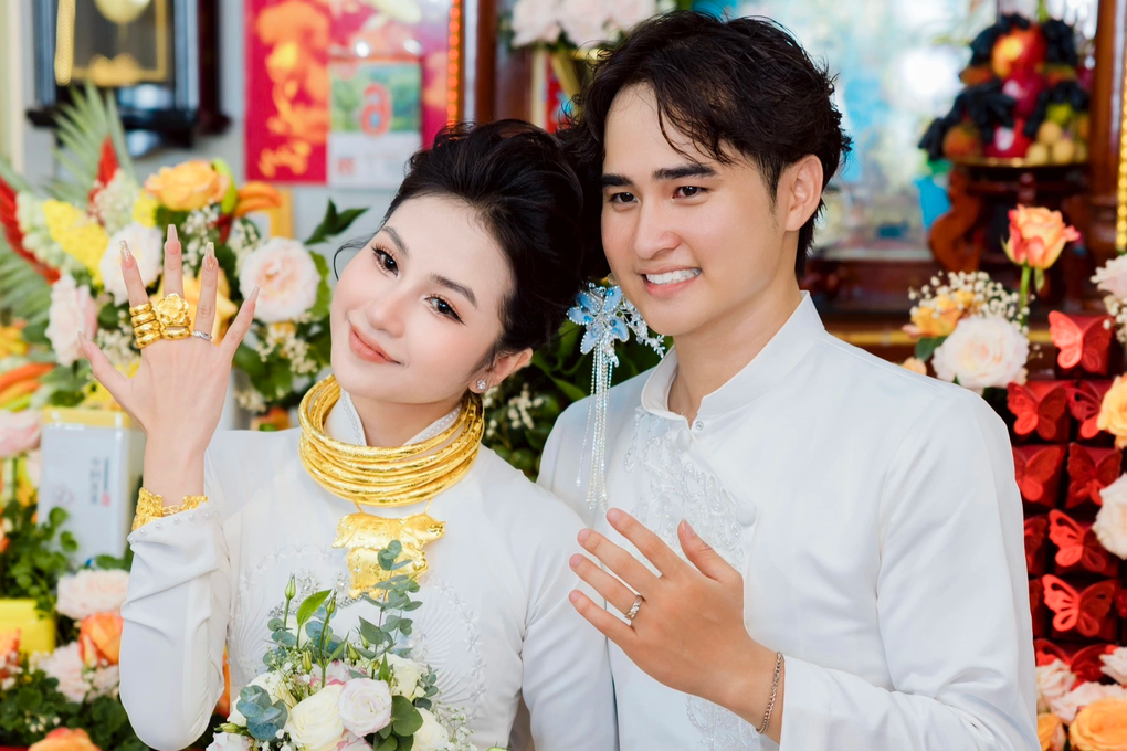 Cô dâu gây sốt vì nhận sính lễ 20 cây vàng, 40.000 USD cùng nhiều sổ đỏ - 2 Cô dâu gây sốt vì nhận sính lễ 20 cây vàng, 40.000 USD cùng nhiều sổ đỏ - 2