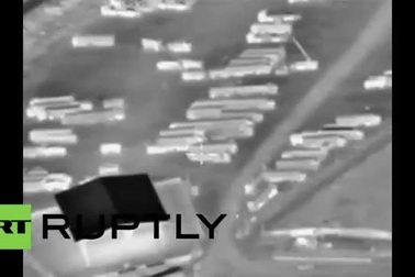 Video đoàn xe chở dầu nghi của IS vào lãnh thổ Thổ Nhĩ Kỳ