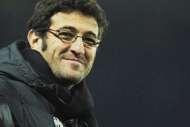 Giữ HLV Ferrara ở lại, Juve sa thải giám đốc Secco?