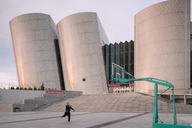 Công trình kiến trúc đồ sộ bên trong “thành phố ma” lớn nhất Trung Quốc