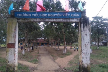 Một học sinh bị nước suối cuốn trôi giữa trưa