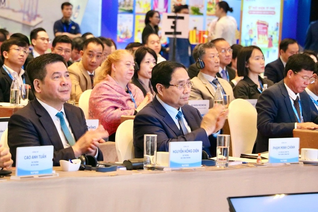 Thủ tướng Phạm Minh Chính dự Diễn đàn logistics Việt Nam 2025 - 2 Thủ tướng Phạm Minh Chính dự Diễn đàn logistics Việt Nam 2025 - 2