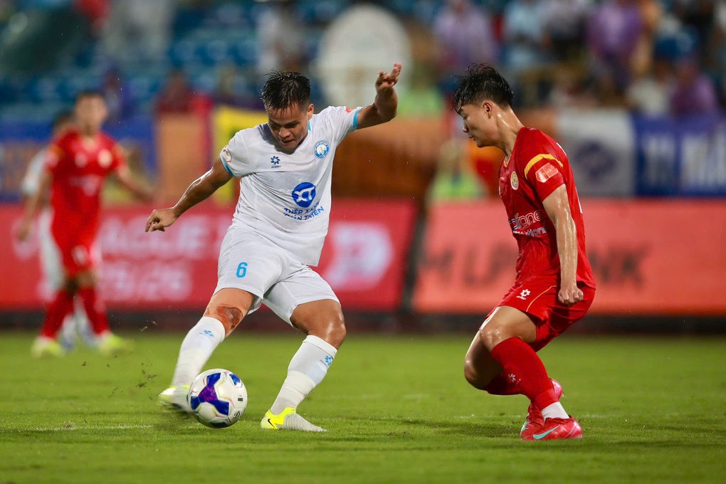 CLB Nam Định ngược dòng đánh bại PVF-CAND, Hải Phòng thắng dễ SL Nghệ An - 2 CLB Nam Định ngược dòng đánh bại PVF-CAND, Hải Phòng thắng dễ SL Nghệ An - 2