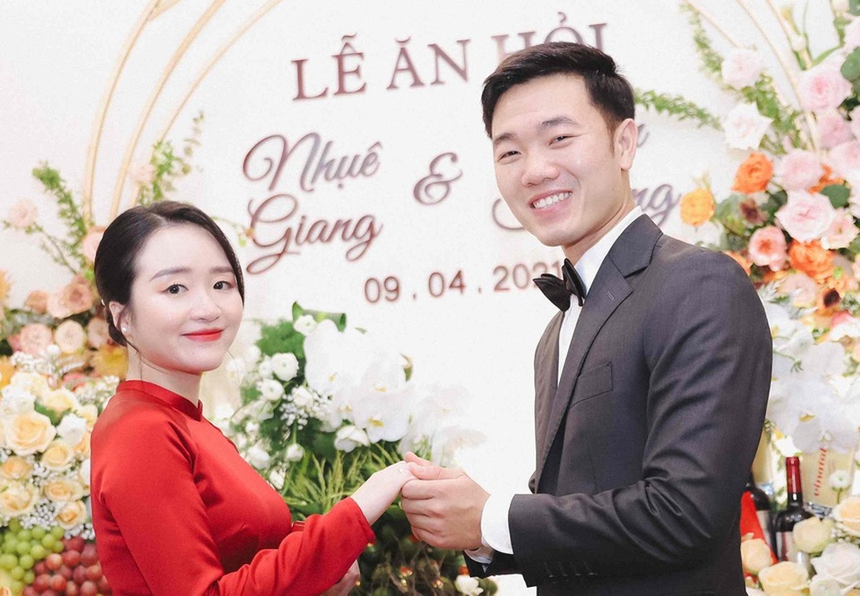 Xuân Trường - Nhuệ Giang khoe ảnh ăn hỏi đẹp lung linh - 1 Xuân Trường - Nhuệ Giang khoe ảnh ăn hỏi đẹp lung linh - 1