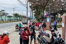 Tết cận kề, công nhân vẫn phải đi... đòi lương