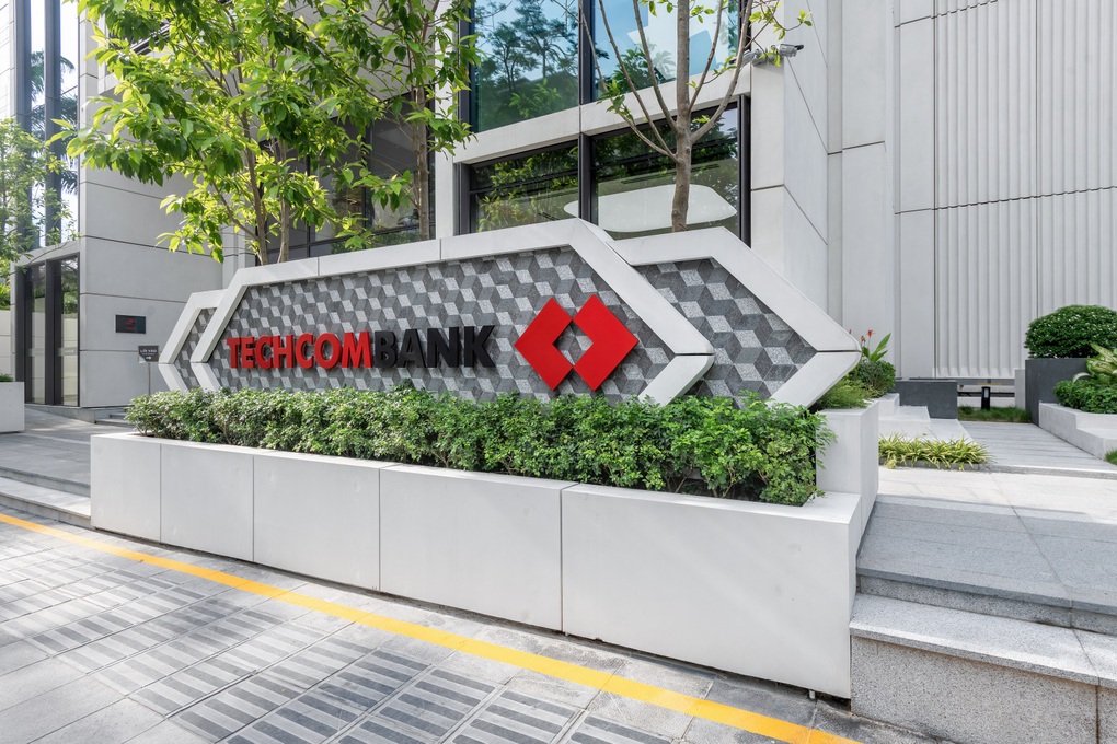 Moodys nâng hạng triển vọng của Techcombank 2024 - 1