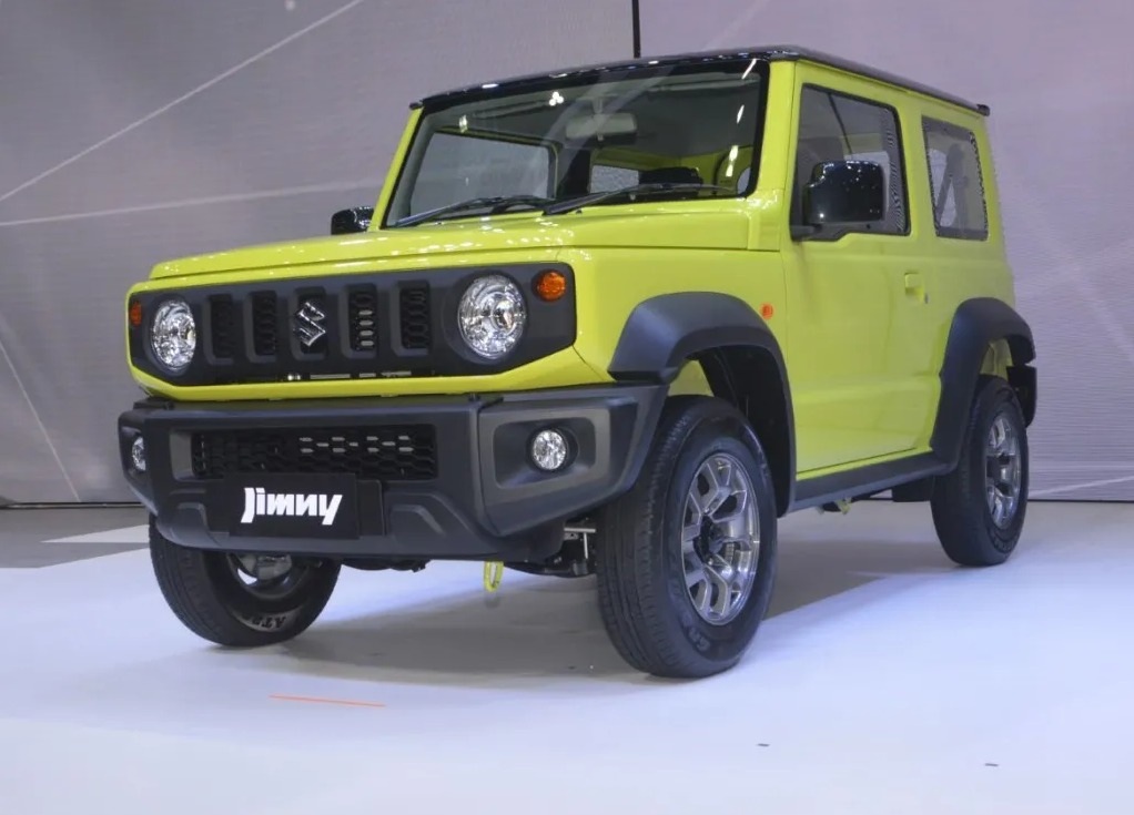 Suzuki Jimny ra mắt tại Thái Lan, giá cao ngất ngưởng