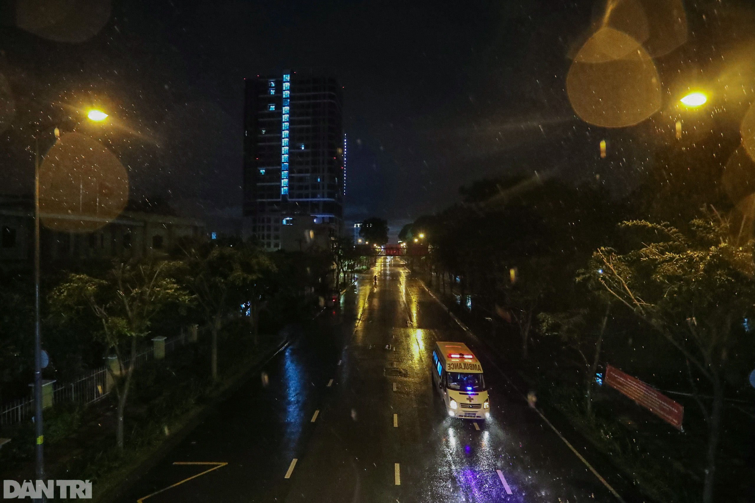 Đường phố Sài Gòn trước giờ siết chặt giãn cách xã hội - 9 Đường phố Sài Gòn trước giờ siết chặt giãn cách xã hội - 9