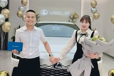 Chủ kênh "Gia đình Hải Sen" khoe xe sang, ở biệt thự trước khi bị bắt