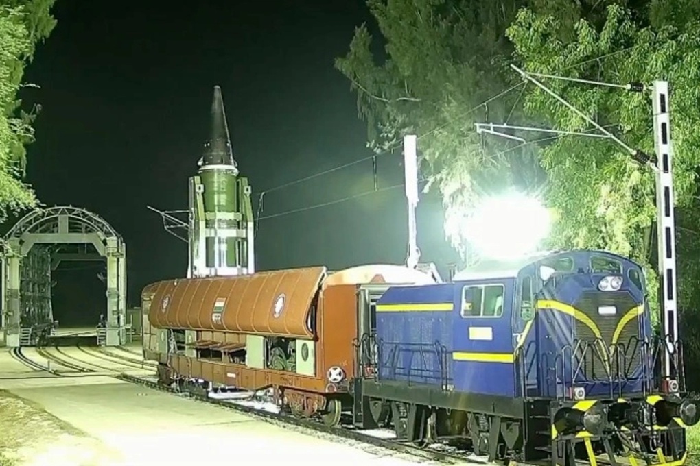 Ấn Độ phóng thử tên lửa từ tàu hỏa - 1 Ấn Độ phóng thử tên lửa từ tàu hỏa - 1