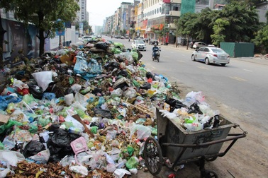 Không nơi tiếp nhận, rác thải "tấn công" thành phố Hạ Long