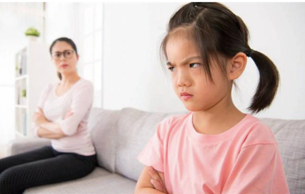 Mẹ đứng hình khi bé 9 tuổi hỏi: Sao chị lớp 5 lại sinh con? - 2 Mẹ đứng hình khi bé 9 tuổi hỏi: Sao chị lớp 5 lại sinh con? - 2