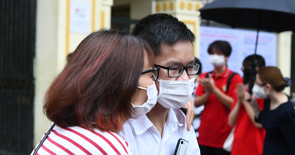 Trượt lớp 10 ở Hà Nội: Phụ huynh trăm phương nghìn kế tìm trường cho con - 2 Trượt lớp 10 ở Hà Nội: Phụ huynh trăm phương nghìn kế tìm trường cho con - 2