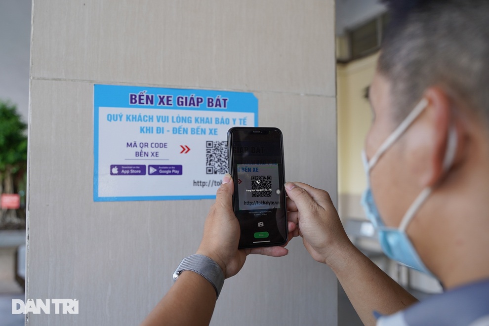 Hà Nội: Bến xe khách tất bật dọn dẹp, khử khuẩn, sẵn sàng đón khách - 8 Hà Nội: Bến xe khách tất bật dọn dẹp, khử khuẩn, sẵn sàng đón khách - 8
