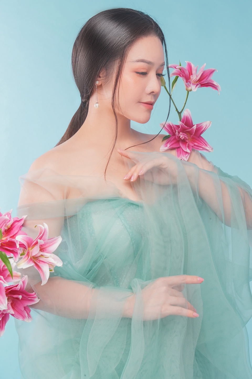 Nhật Kim Anh nói thẳng về tin đồn cặp trai trẻ có vợ và vụ kiện chồng cũ - 5 Nhật Kim Anh nói thẳng về tin đồn cặp trai trẻ có vợ và vụ kiện chồng cũ - 5