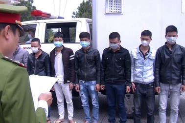 Gọi cả băng côn đồ đến chém bạn người yêu