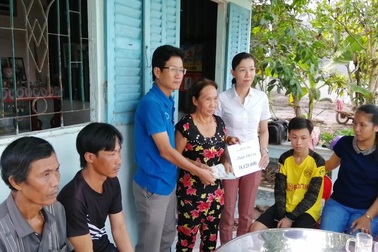 Bạn đọc giúp đỡ gia đình bà Phạm Thị Của hơn 38 triệu đồng