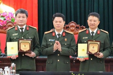 13 lãnh đạo cấp phòng Công an tỉnh Nam Định xin nghỉ hưu trước tuổi