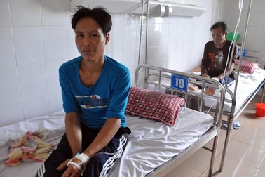 Chòi lá của cha con "người rừng" đã bị đốt