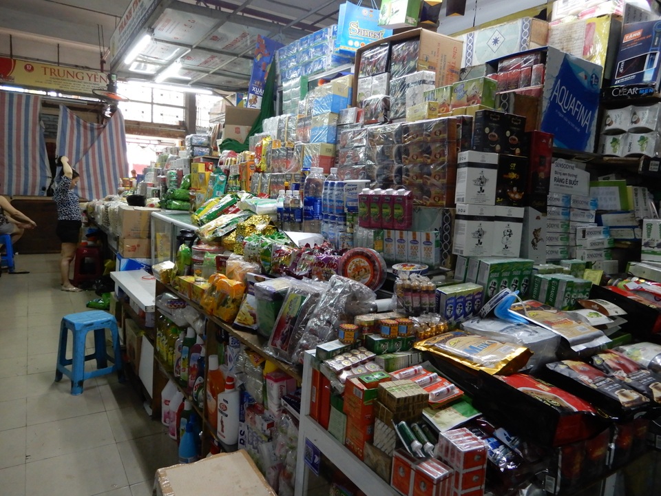 Vắng khách du lịch, nhiều tiểu thương đóng sạp nghỉ bán vì ế ẩm - 1 Vắng khách du lịch, nhiều tiểu thương đóng sạp nghỉ bán vì ế ẩm - 1