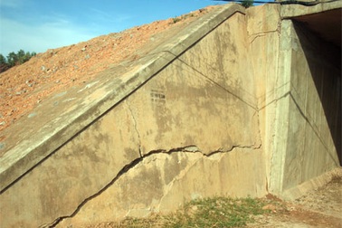 Chưa khánh thành, cầu Quảng Hải đã nứt