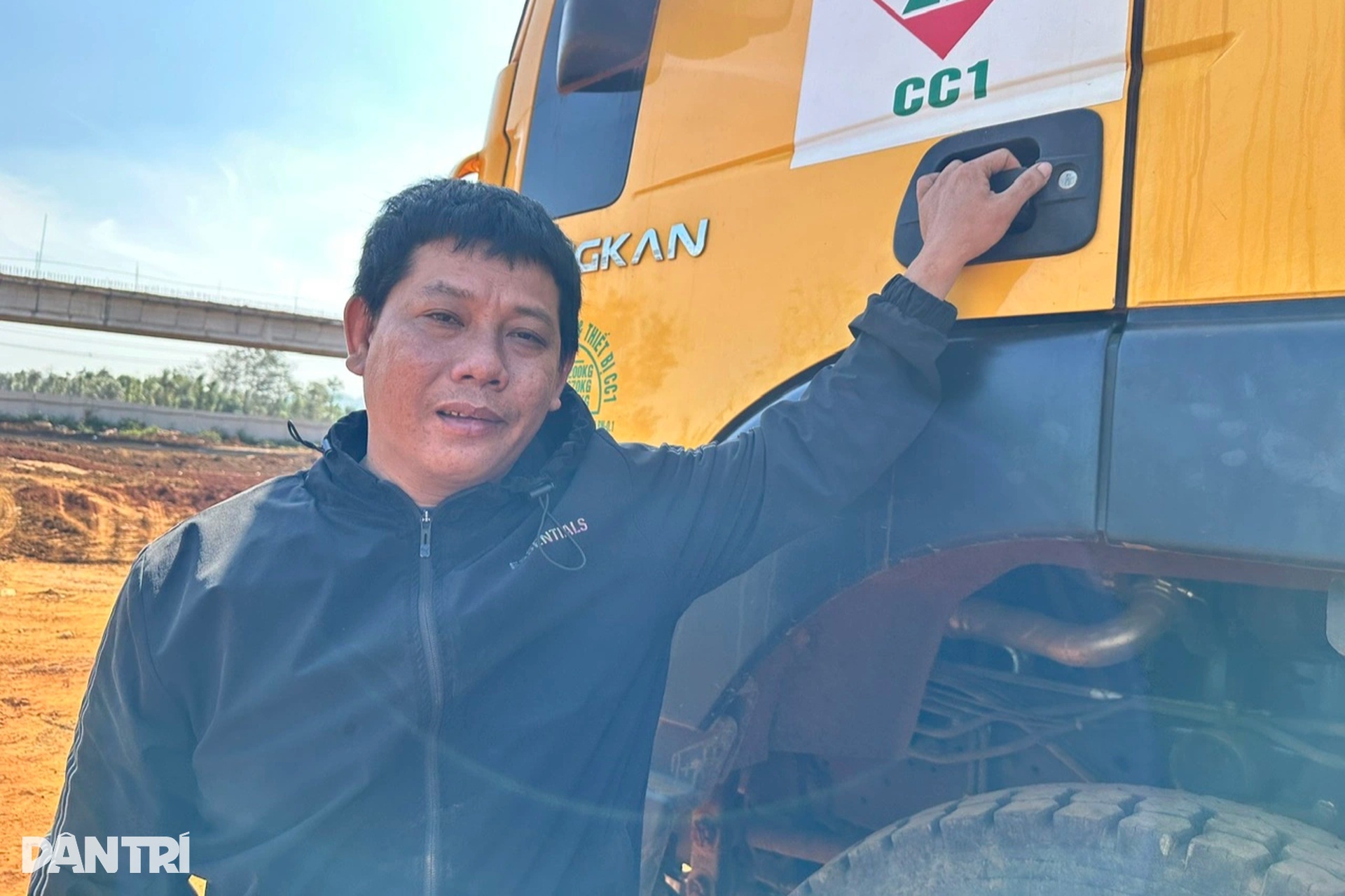 Công nhân xuyên Tết làm cao tốc Khánh Hòa - Buôn Ma Thuột - 5 Công nhân xuyên Tết làm cao tốc Khánh Hòa - Buôn Ma Thuột - 5