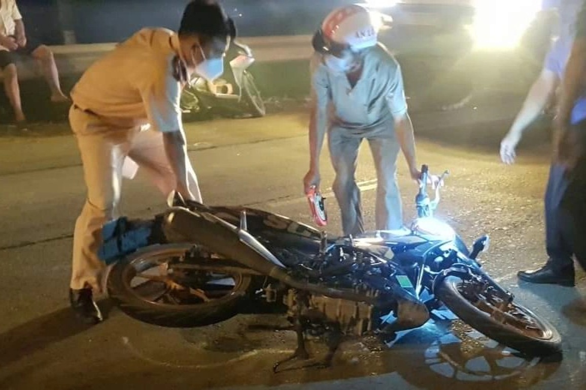 Hai cha con tử vong sau tai nạn xe máy liên hoàn - 1 Hai cha con tử vong sau tai nạn xe máy liên hoàn - 1