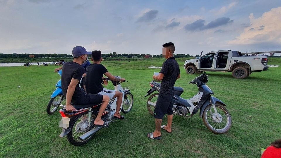 Có hay không khoản “phí lạ” trên bãi sông Hồng? - 1 Có hay không khoản “phí lạ” trên bãi sông Hồng? - 1