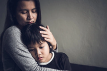 Cha mẹ có thể làm những gì để giúp con vượt qua chứng rối loạn lo âu?