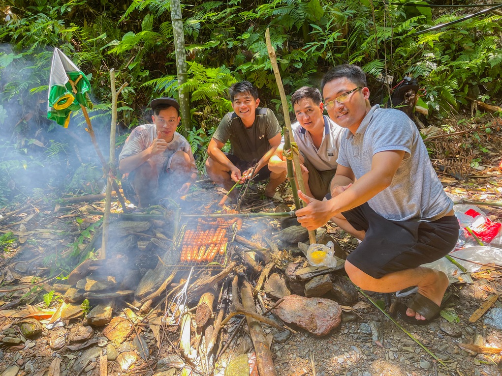 Chàng trai Việt nghỉ việc ngân hàng, phượt xe máy xuyên Đông Dương - 5 Chàng trai Việt nghỉ việc ngân hàng, phượt xe máy xuyên Đông Dương - 5