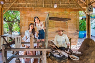 Chuỗi sự kiện văn hóa ba miền khai hội mùa hè tại VinWonders Nam Hội An