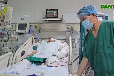 Chung tay giúp đỡ chàng trai nguy kịch sau thảm họa tại Làng Nủ