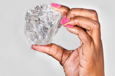 Hơn 60 triệu USD cho viên kim cương lớn nhất trong hơn 100 năm qua