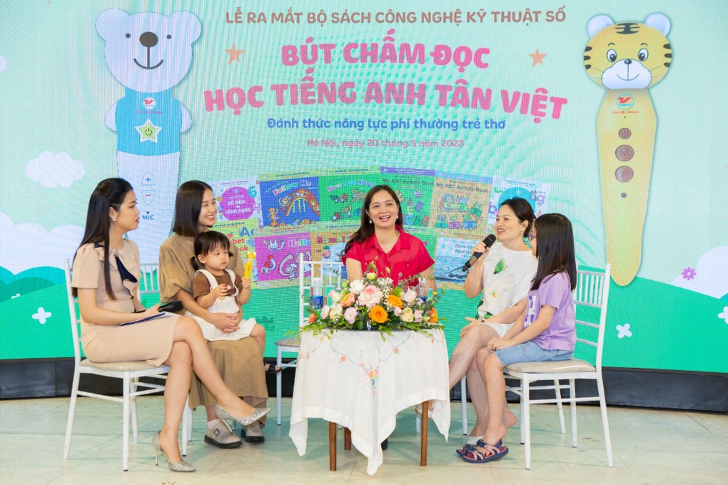 Ra mắt bộ sách công nghệ kỹ thuật số đánh thức năng lực trẻ thơ - 1 Ra mắt bộ sách công nghệ kỹ thuật số đánh thức năng lực trẻ thơ - 1