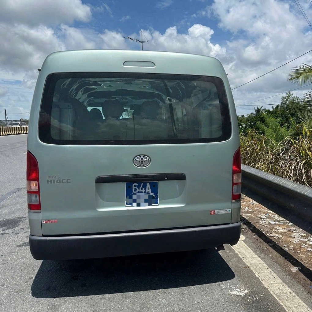 Xử phạt lái xe biển xanh vì đi vào làn khẩn cấp cao tốc TPHCM - Trung Lương - 1 Xử phạt lái xe biển xanh vì đi vào làn khẩn cấp cao tốc TPHCM - Trung Lương - 1