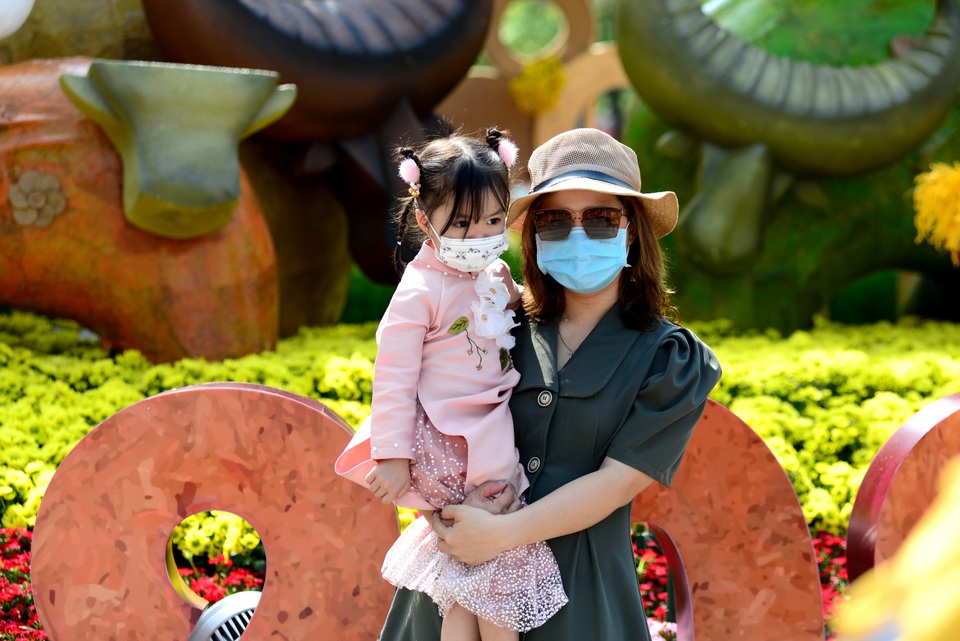 Hoạt động của người dân cả nước sáng ngày đầu năm mới Tân Sửu - 9