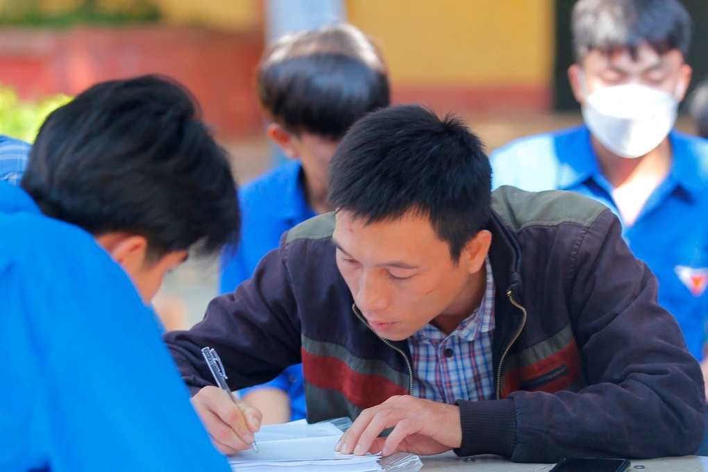 Cơ hội việc làm, học nghề trong và ngoài nước cho người dân biên giới - 3 Cơ hội việc làm, học nghề trong và ngoài nước cho người dân biên giới - 3