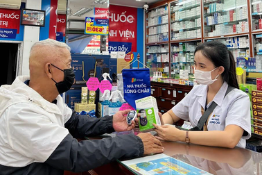 FPT Long Châu "chơi lớn" thu cũ đổi mới miễn phí 10.000 máy đo đường huyết