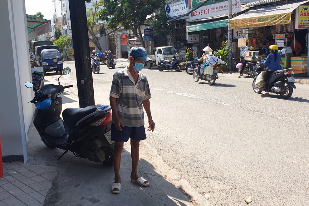 Bảo vệ chú chó nuôi gần 10 năm, chủ bị cả băng trộm tấn công - 2 Bảo vệ chú chó nuôi gần 10 năm, chủ bị cả băng trộm tấn công - 2