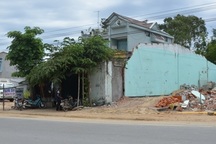 "Ém nhẹm" bản án, Tòa đẩy người dân vào nguy cơ "màn trời chiếu đất"