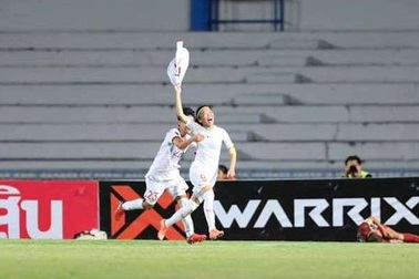 Người hùng của đội tuyển nữ Việt Nam lý giải về tấm thẻ đỏ trước Thái Lan