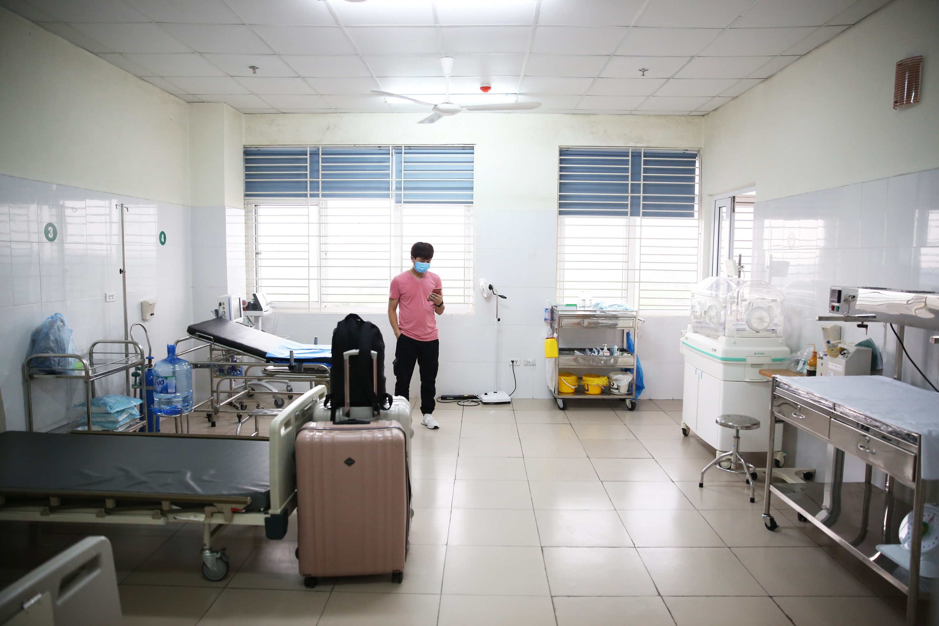 Căn phòng cách ly đặc biệt của hai vợ chồng thai phụ trở về từ Vũ Hán - 4 Căn phòng cách ly đặc biệt của hai vợ chồng thai phụ trở về từ Vũ Hán - 4